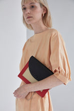 Load image into Gallery viewer, Assembly Chain Clutch - True Black + Rouge + Sand