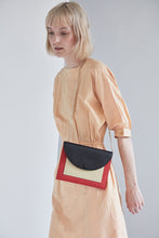 Load image into Gallery viewer, Assembly Chain Clutch - True Black + Rouge + Sand