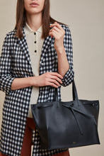 Load image into Gallery viewer, Edie Bag - True Black

