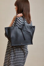 Load image into Gallery viewer, Edie Bag - True Black
