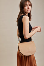 Load image into Gallery viewer, Luna Crossbody - Light Camel
