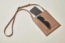 Load image into Gallery viewer, Dylan Crossbody - Porcini
