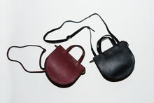 Load image into Gallery viewer, Mini Saddle Courier - True Black
