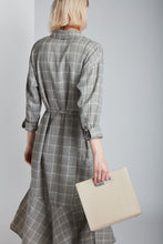 Load image into Gallery viewer, Croco Quinn Tote - Sand
